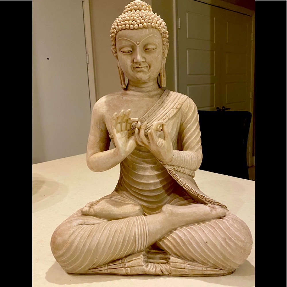 Buddha, sitting